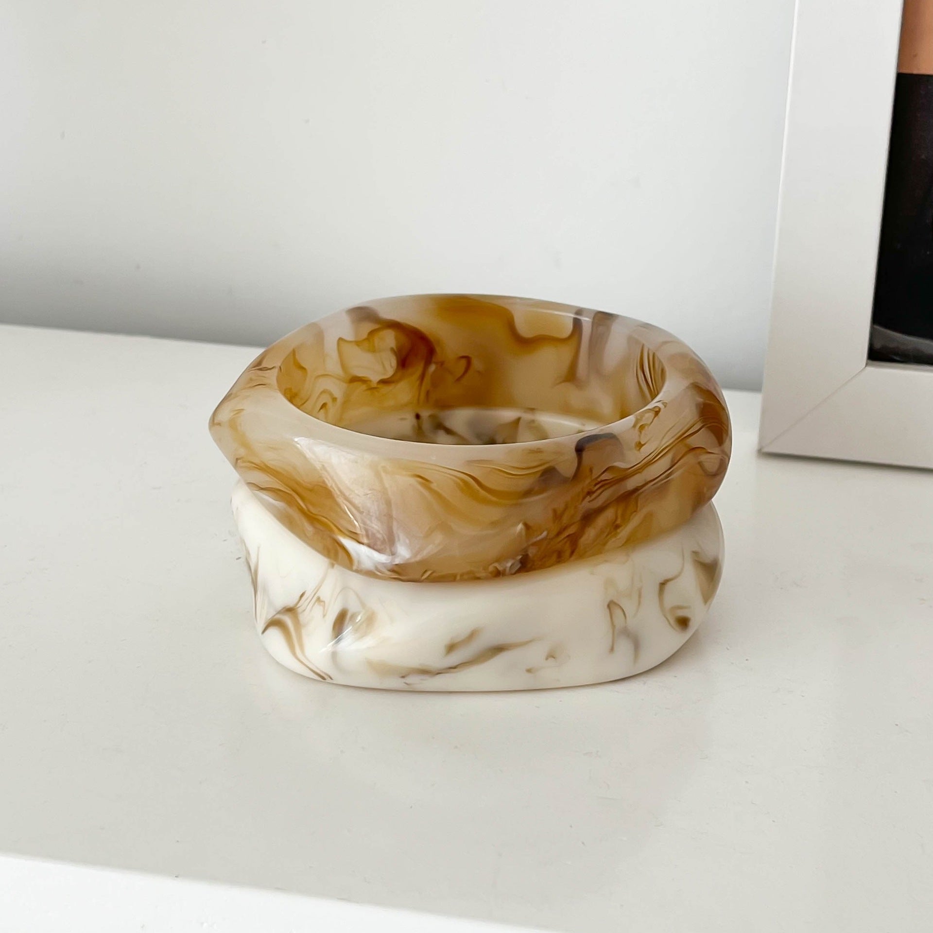 European And American Geometric Blooming Resin Curved Bracelet