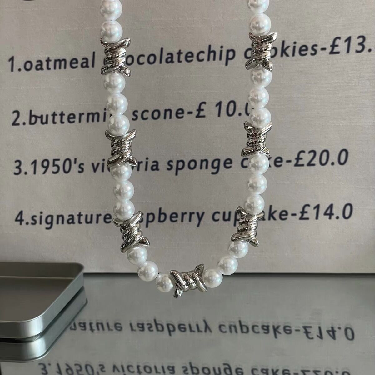 Thorn Splicing Pearl Necklace