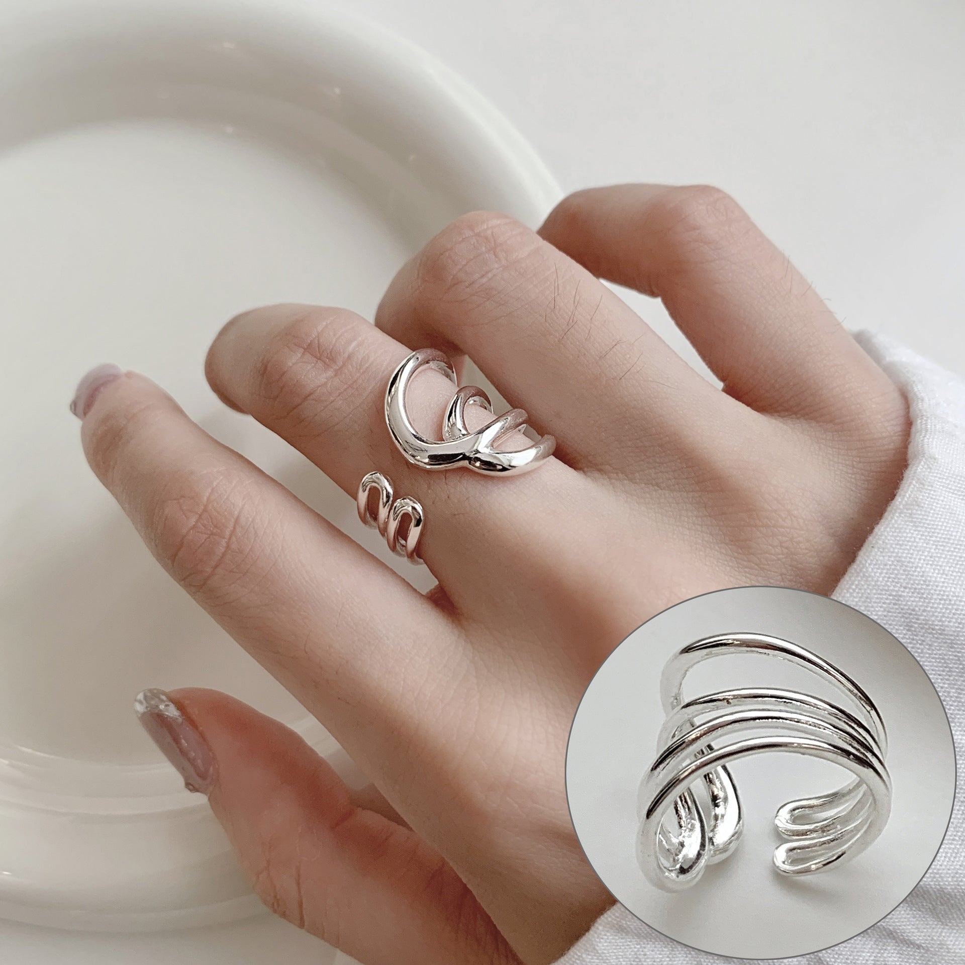 Geometric Line Cross Ring For Women